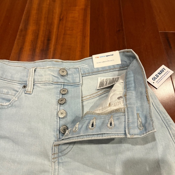 Old Navy Jean Shorts Sky-Hi A-Line High Rise Button Fly Light Wash Denim New 2 - Picture 4 of 9
